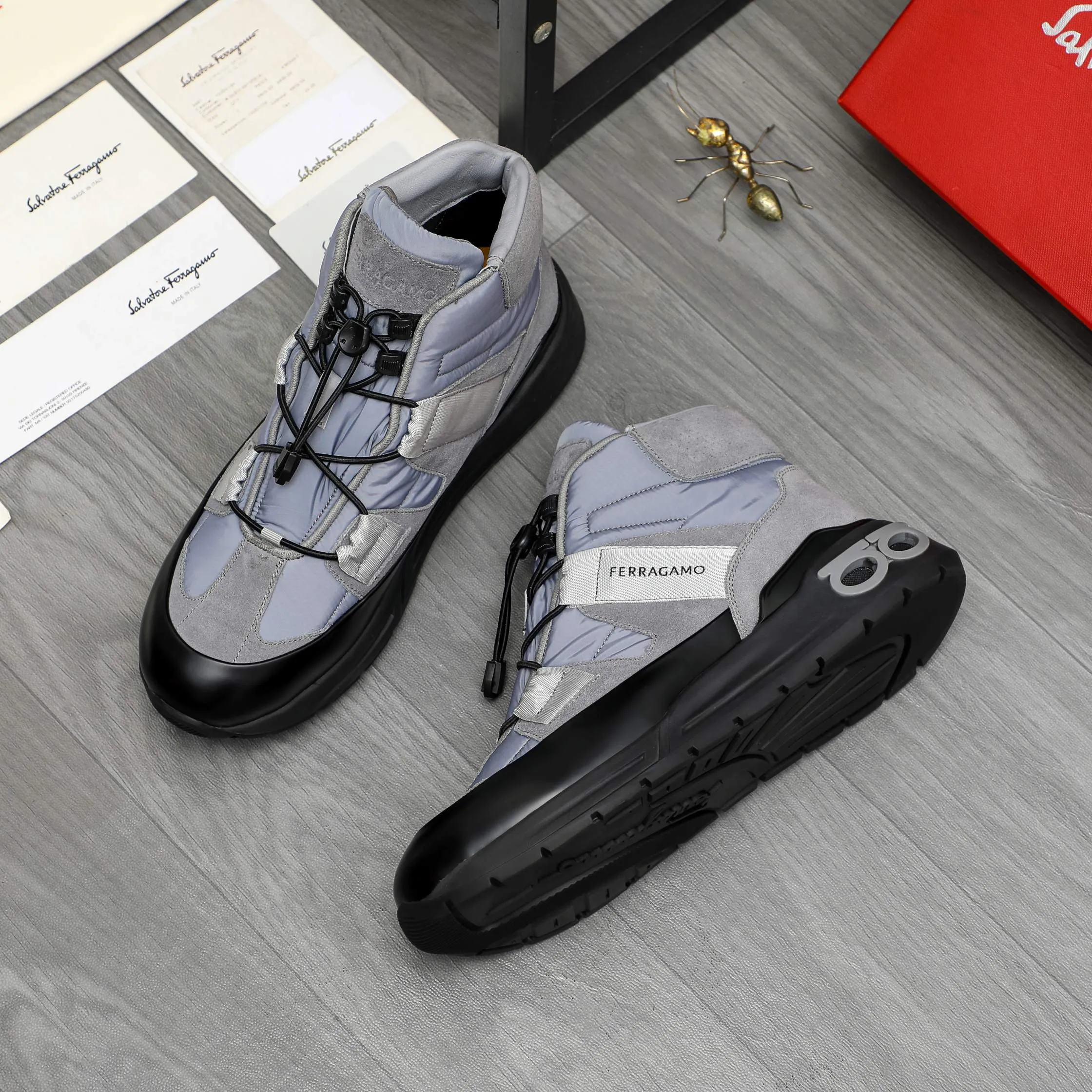 Men's shoes 💰640 Product trademark: Ferragamo "Ferragamo" high-top casual shoes Regular size: 38-46 (45.46 is custom-made and non-returnable) Product materials: Selected frosted cowhide stitching cloth upper, cowhide lining, original outsole